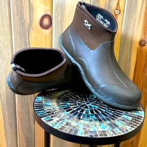 Mens boots, by DucknFish, 100% waterproof , size 12 very nice quality boot.